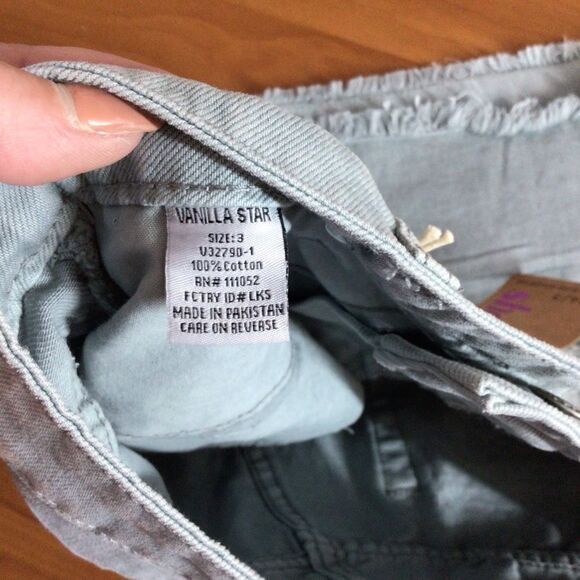 Woman’s Vanilla Star High Rise Shortie‎ Distressed Celeste Wash Size 3 - Picture 8 of 8